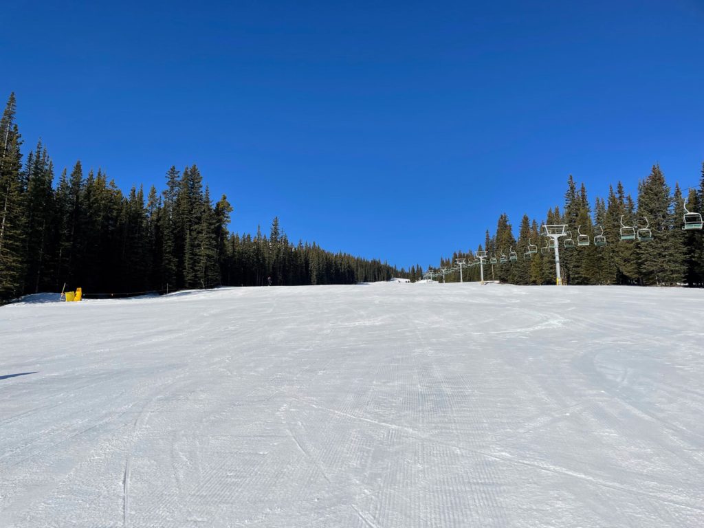 The School House Chair is dedicated to pretty much one run for beginners to practice. Marmot Basin, March 2024