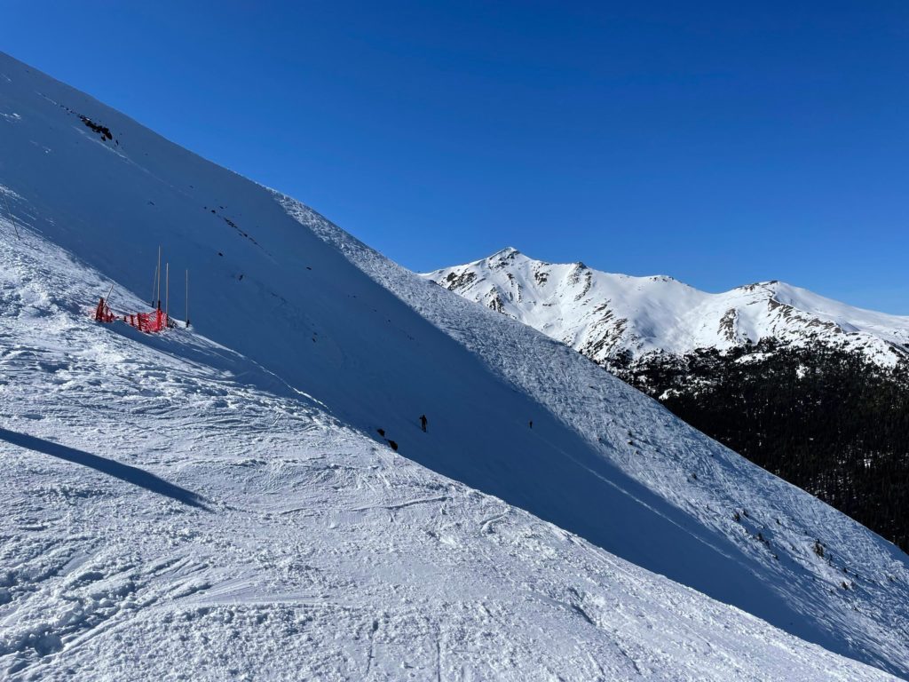 Side view of Tres Hombres at Marmot Basin, March 2024